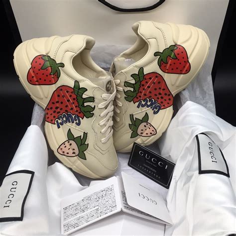 gucci strawberry beige ace.